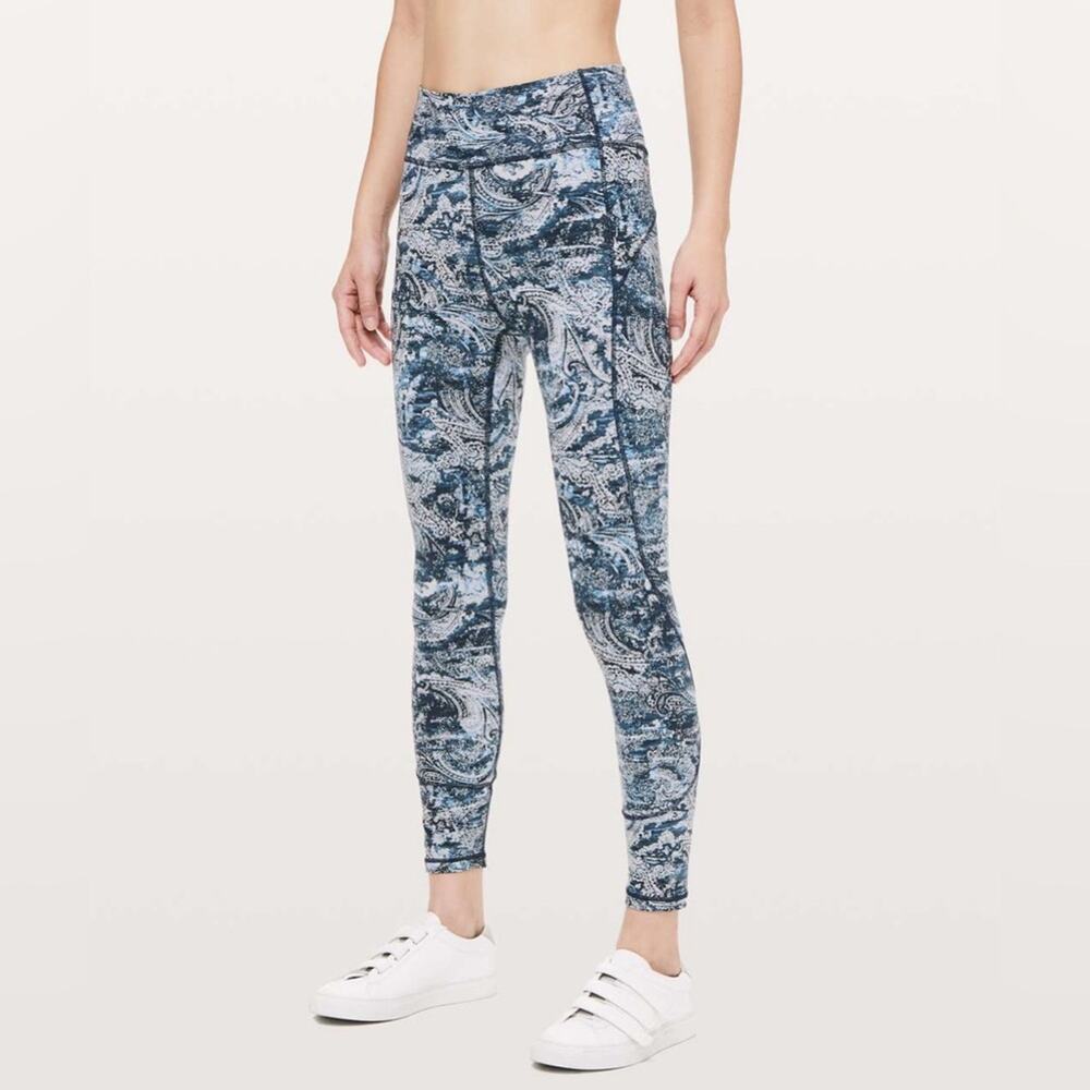 Lululemon In Movement 7/8 Tight *Everlux 25"
Paisley Glaze Multi